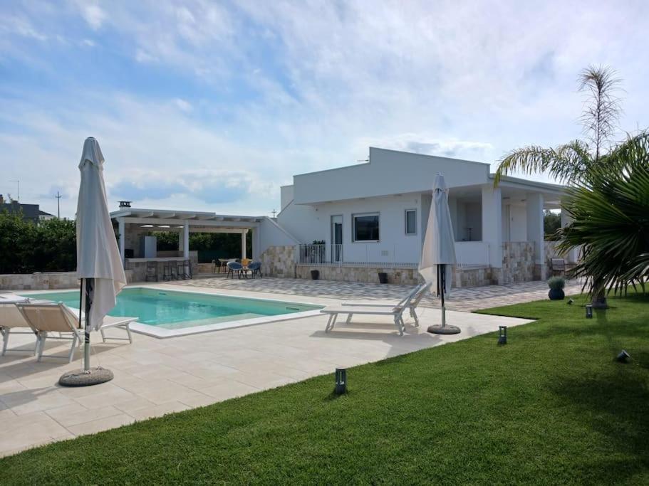 קונברסאנו Malia Holiday Villa מראה חיצוני תמונה
