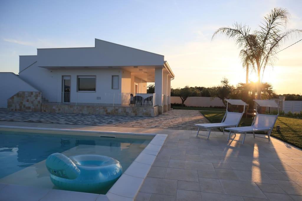 קונברסאנו Malia Holiday Villa מראה חיצוני תמונה